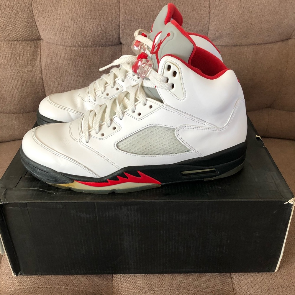 Nike air Jordan 5 retro fire red size 10.5